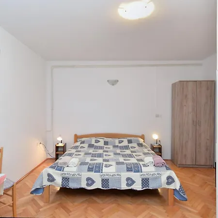 Veli Vrh 2208 Gasthof Pula