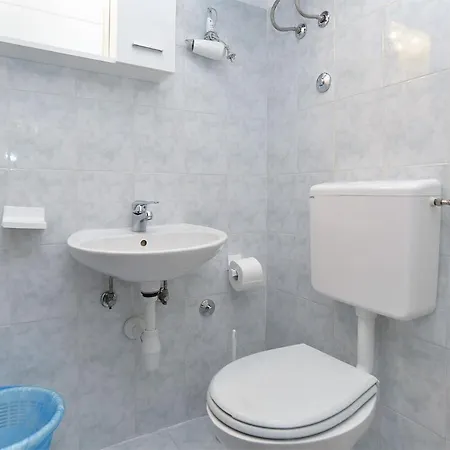 Veli Vrh 2208 Pola