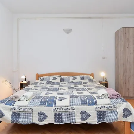 Veli Vrh 2208 Guest house